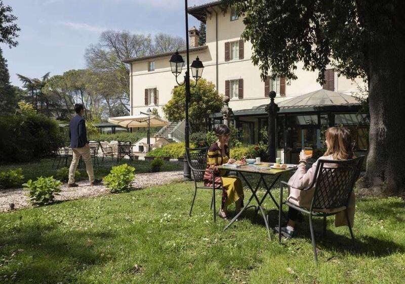 Отель Posta Donini 1579 Una Esperienze