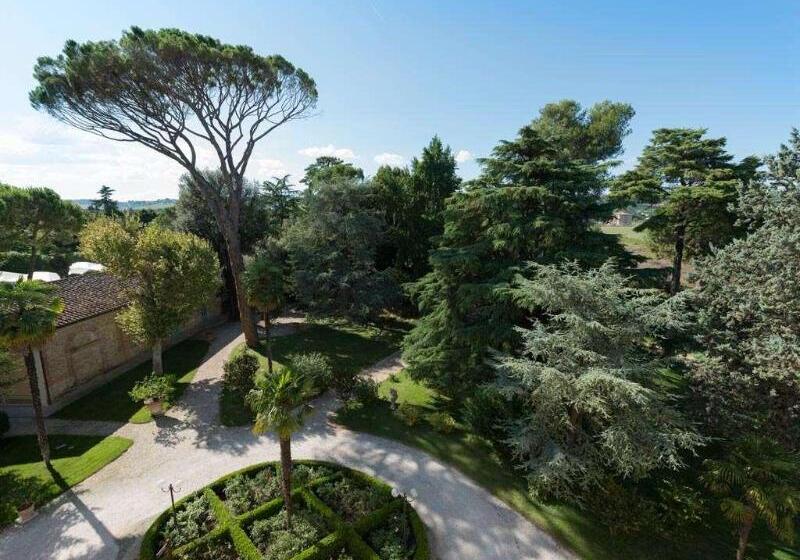 Отель Posta Donini 1579 Una Esperienze