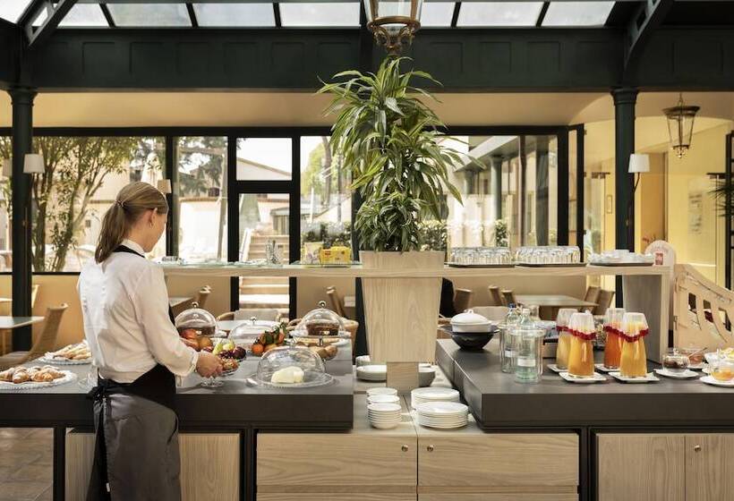 Отель Posta Donini 1579 Una Esperienze