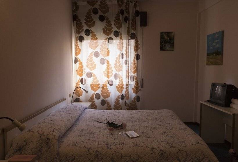 Отель Primavera