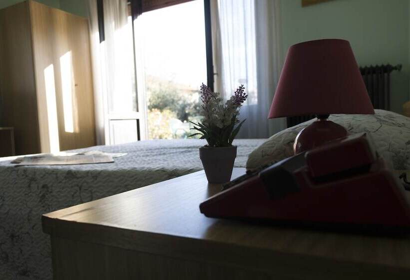 Отель Primavera