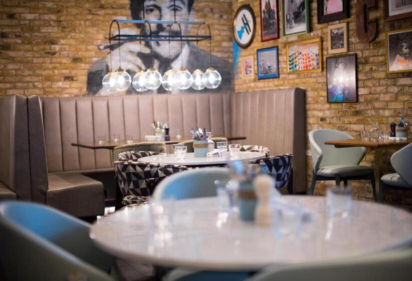 Radisson Blu Hotel London Stansted Airport