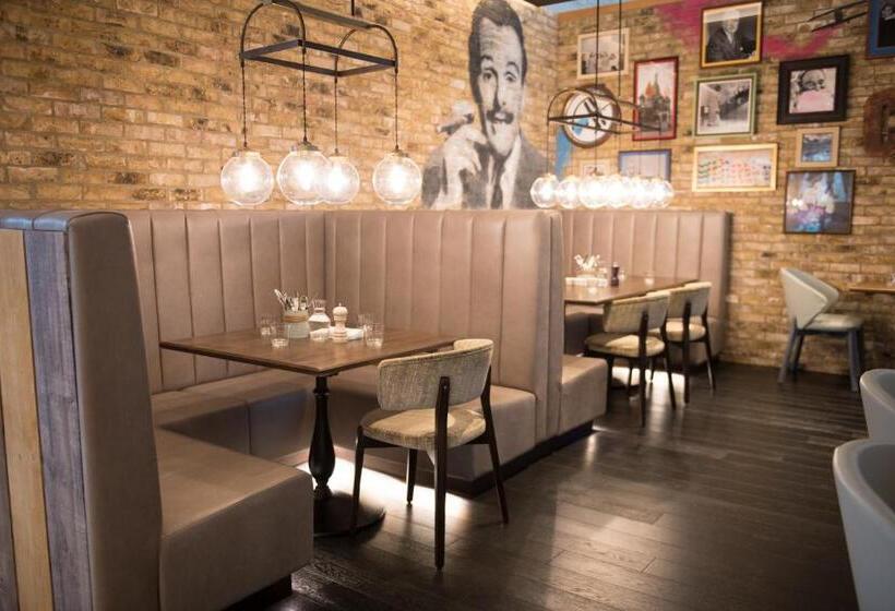 Radisson Blu Hotel London Stansted Airport