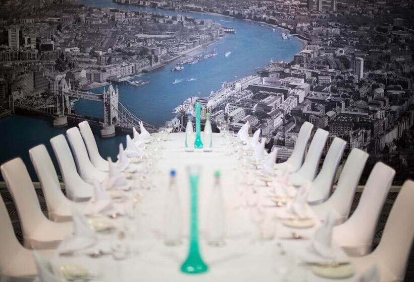 Radisson Blu Hotel London Stansted Airport