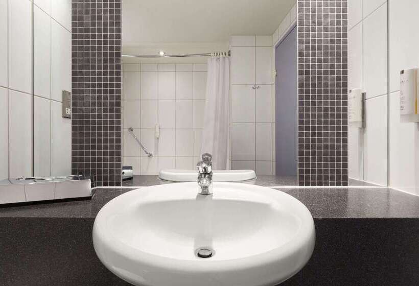 ホテル Ramada London North