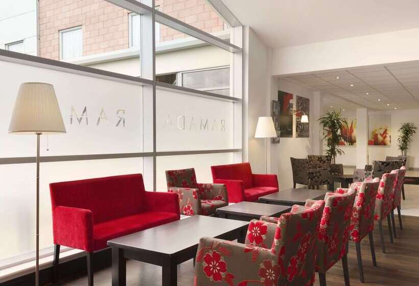 בית מלון כפרי Ramada Wakefield