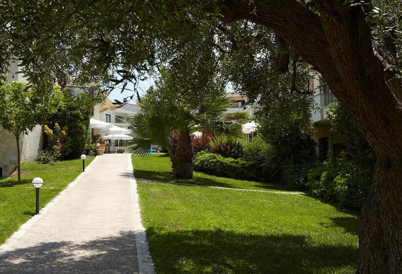 Отель Renaissance Hanioti Resort