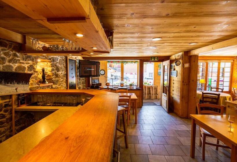 ホテル Restaurant Les Lilas