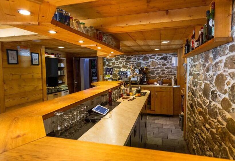 ホテル Restaurant Les Lilas