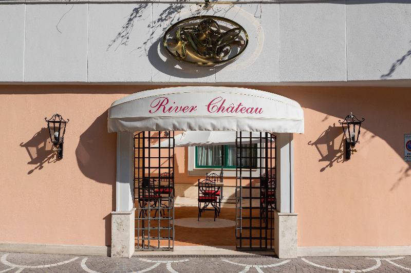 هتل River Chateau