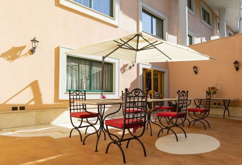 هتل River Chateau