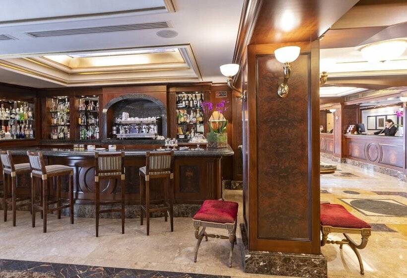 هتل River Chateau