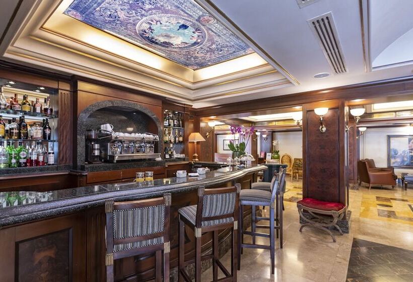 هتل River Chateau