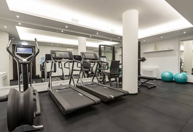 هتل River Chateau