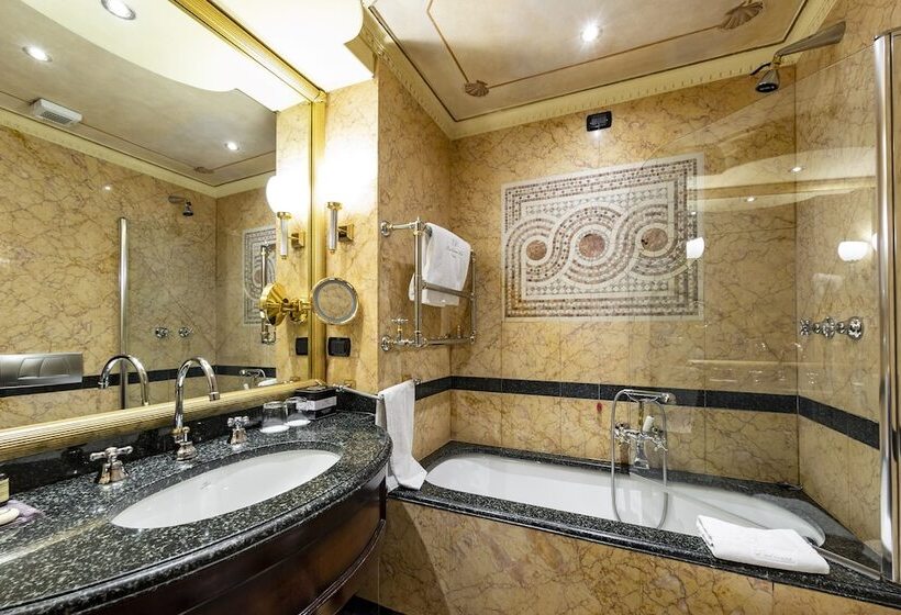 هتل River Chateau