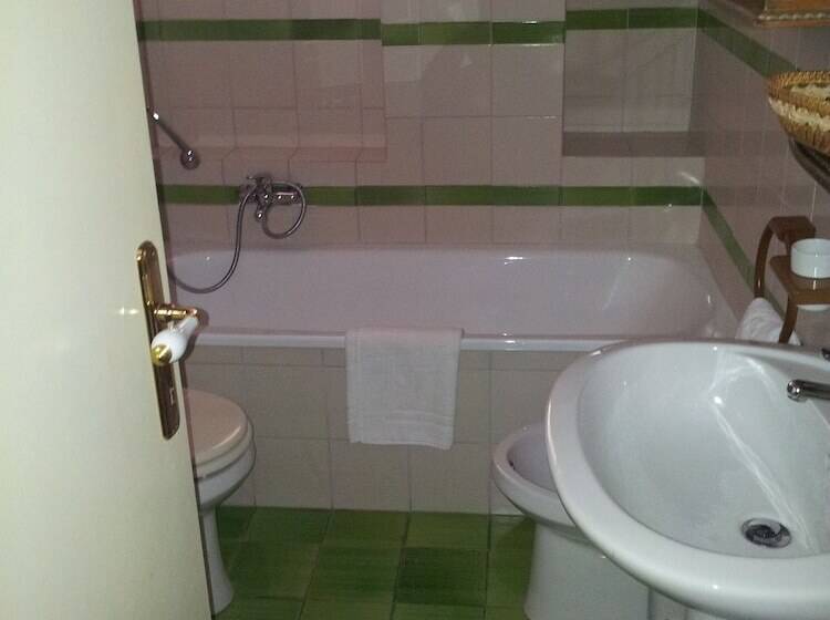 호텔 Rodrigo De Vivar