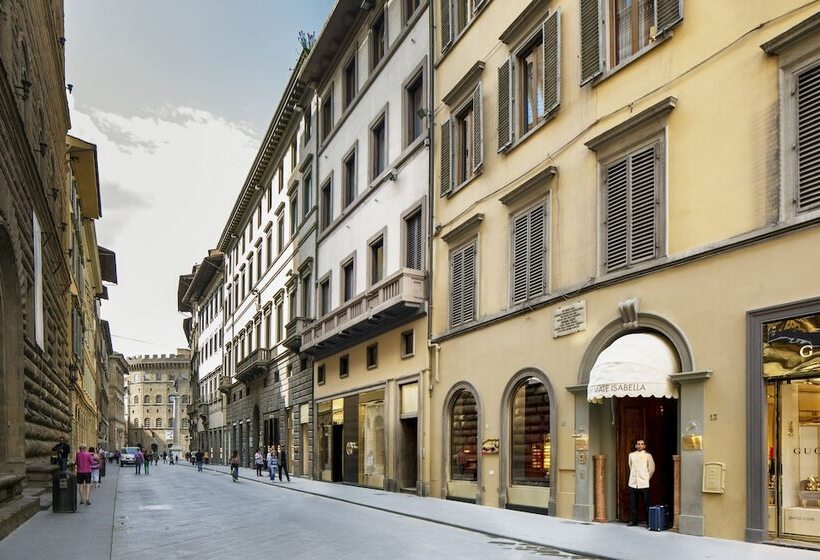 هتل Room Mate Isabella