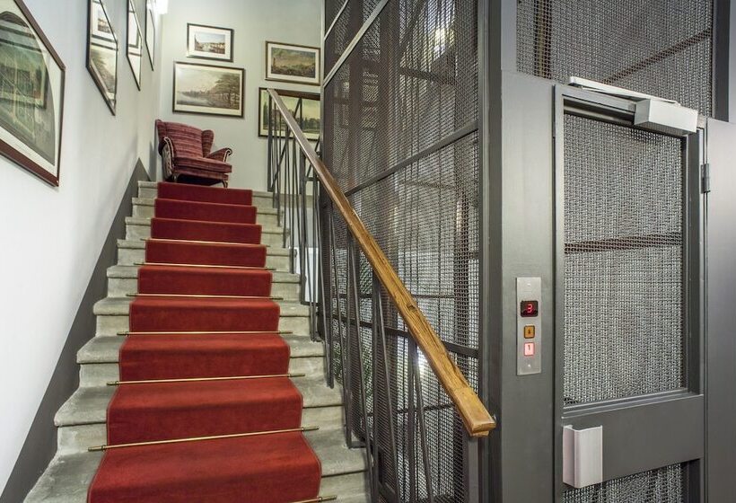 هتل Room Mate Isabella