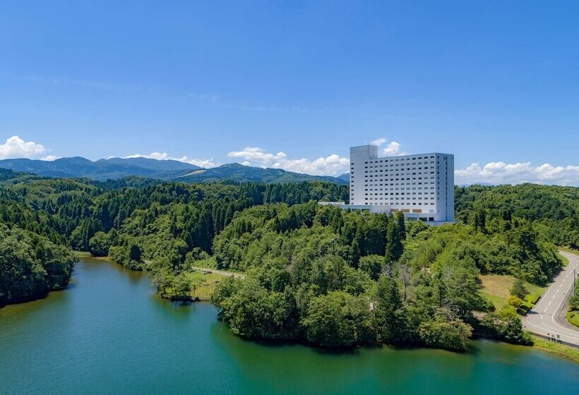فندق Mercure Toyama Tonami Resort & Spa