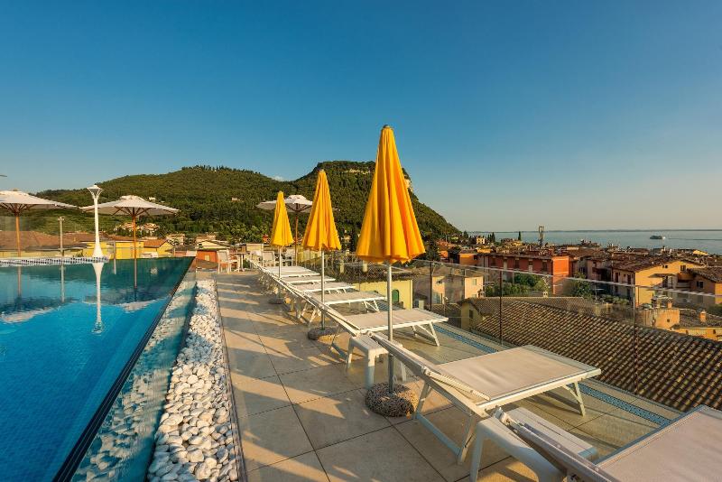 Sky Pool Hotel Sole Garda