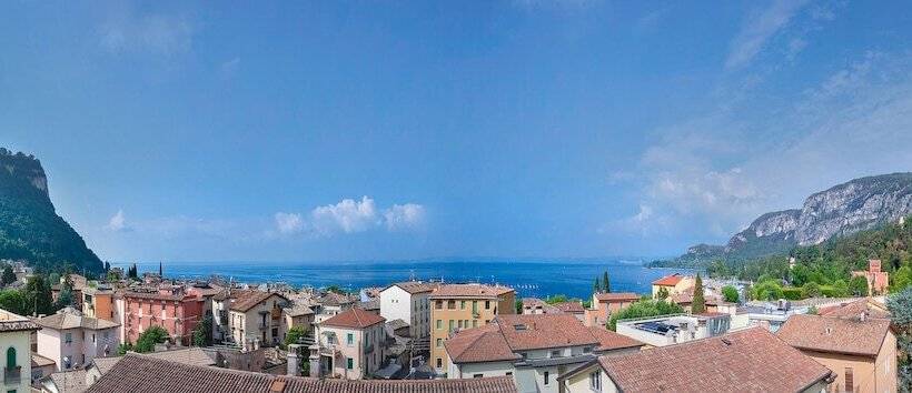 Sky Pool Hotel Sole Garda