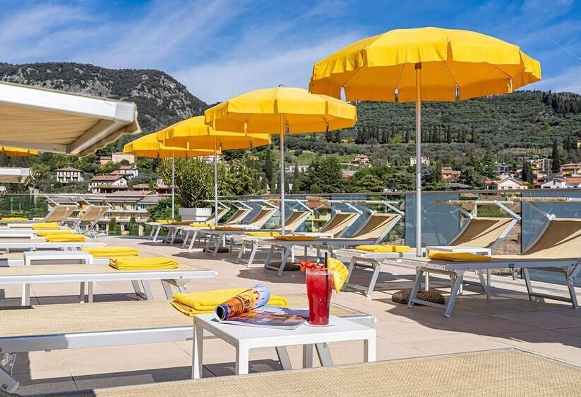 Sky Pool Hotel Sole Garda