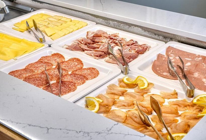 Sky Pool Hotel Sole Garda