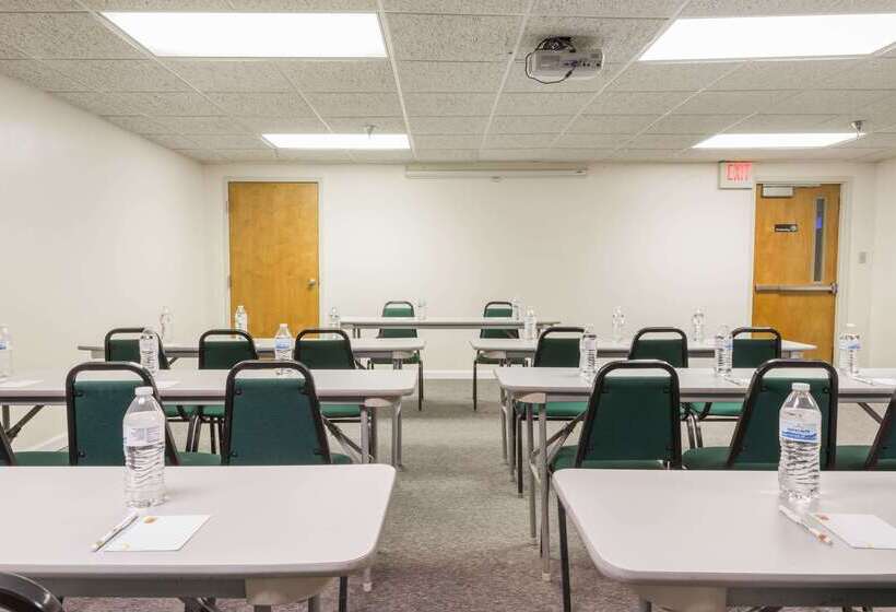 فندق Super 8 By Wyndham Miamisburg Dayton S Area Oh