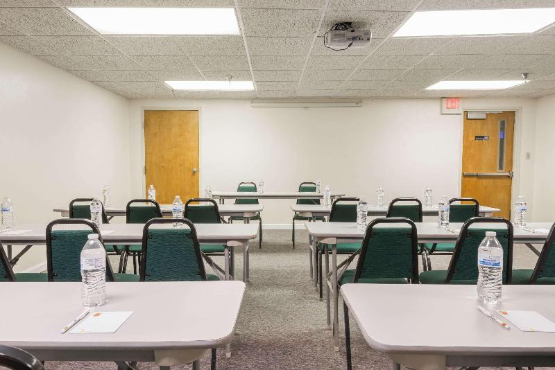 فندق Super 8 By Wyndham Miamisburg Dayton S Area Oh