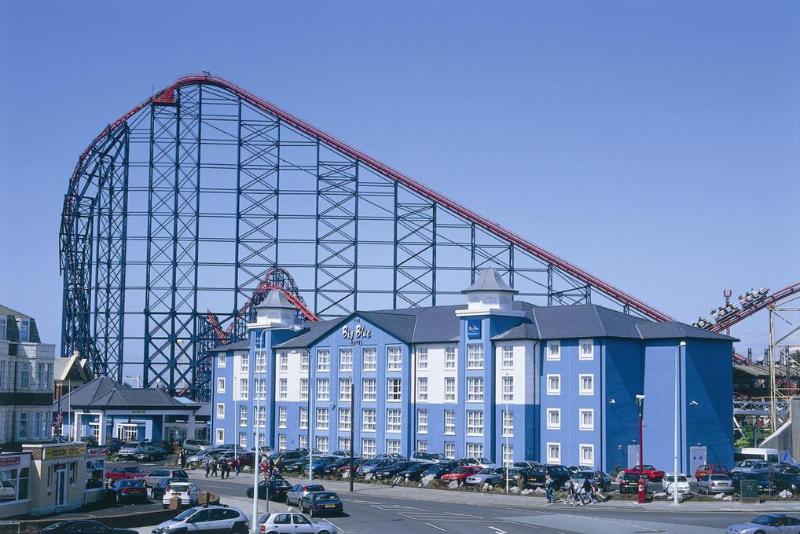 The Big Blue Hotel   Blackpool Pleasure Beach