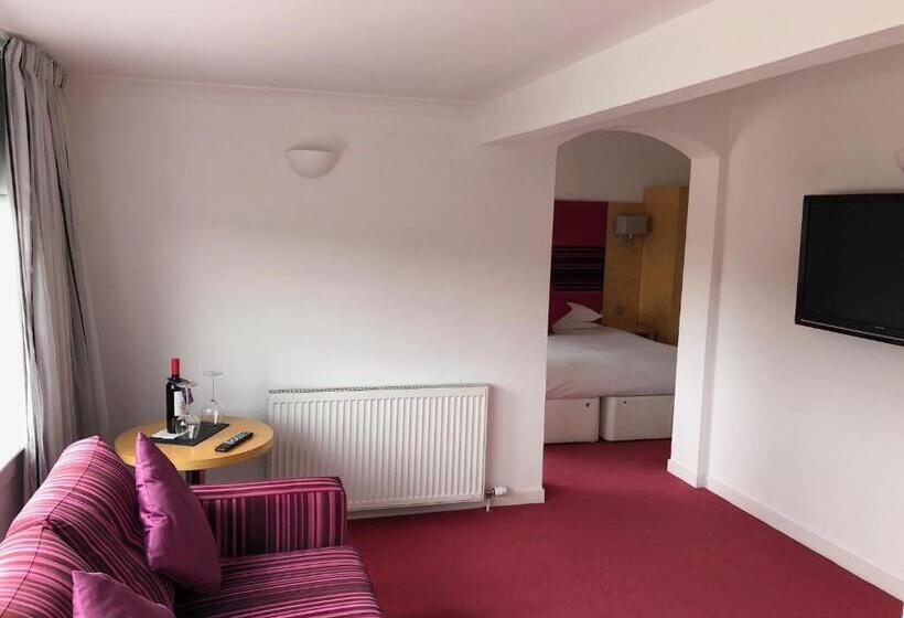 Отель The Clubhouse B&b