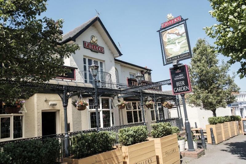 ホテル The Fox & Goose