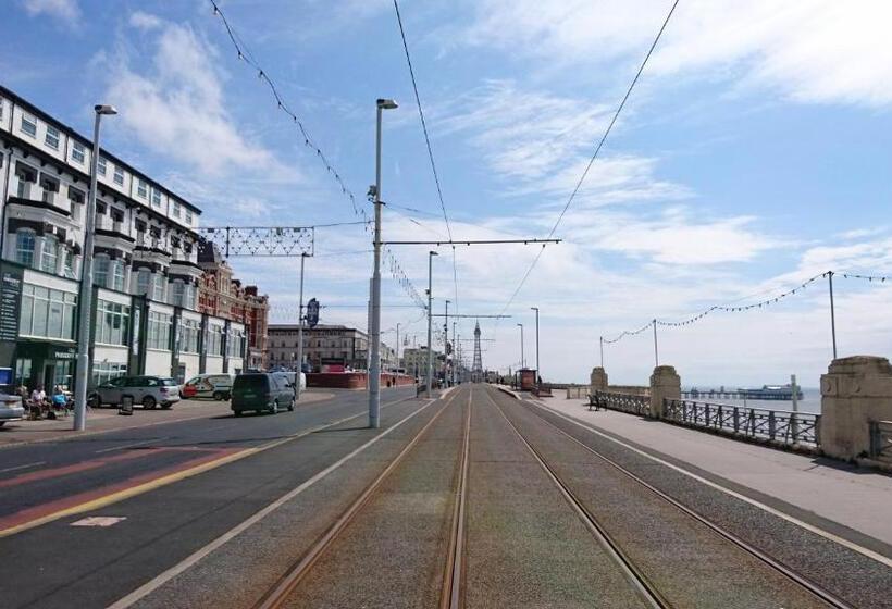 Отель The President