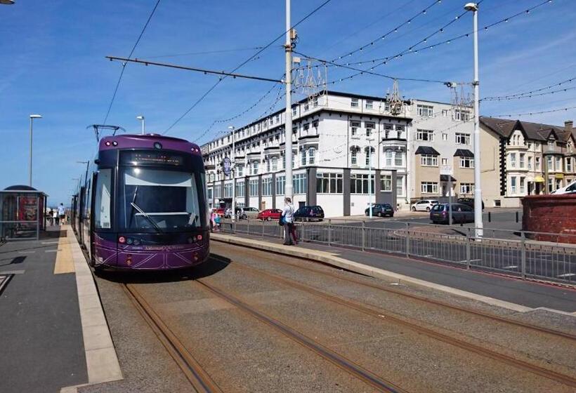 Отель The President