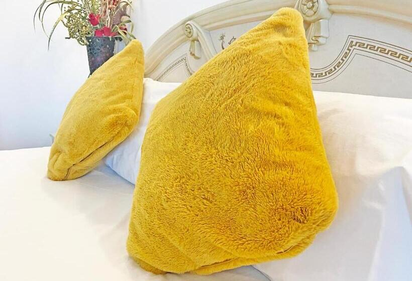 Отель The President