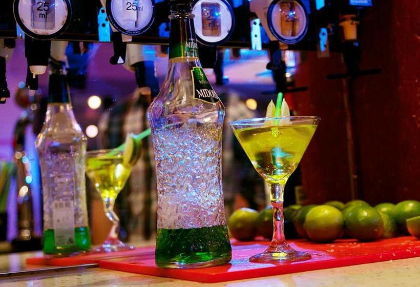 בית מלון כפרי The Southcliff