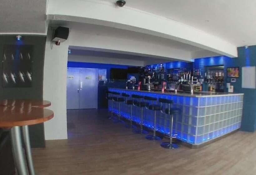 בית מלון כפרי The Southcliff