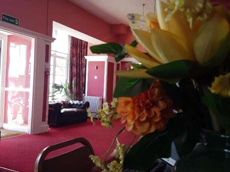 בית מלון כפרי The Southcliff