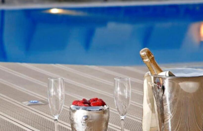 Отель Thera Mare