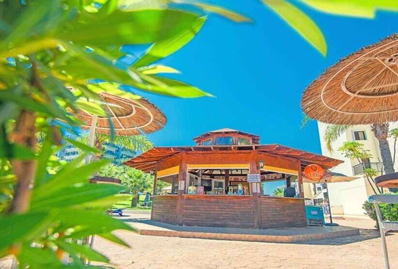 ホテル Tsokkos Gardens