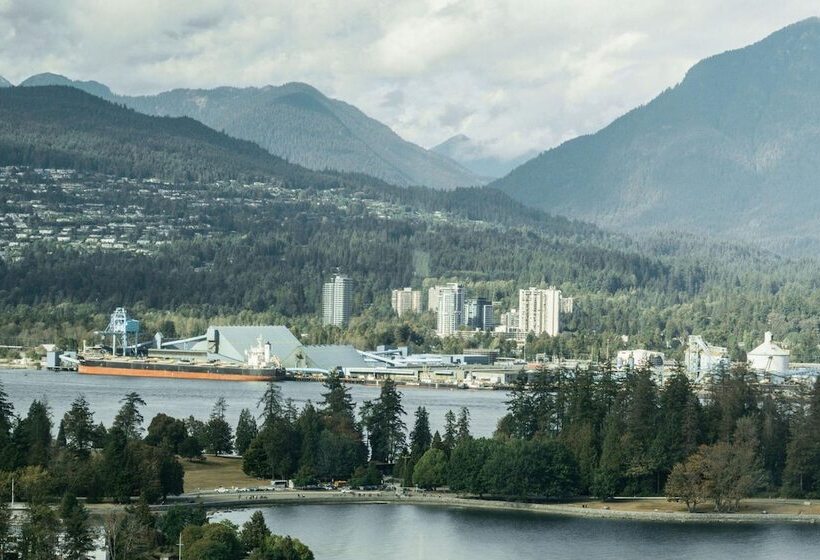 Отель Vancouver Marriott Pinnacle Downtown