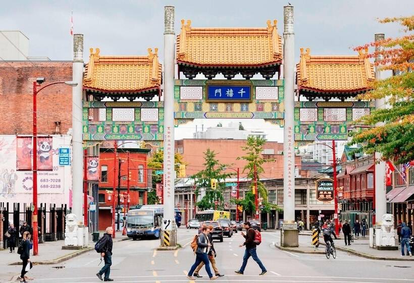 Отель Vancouver Marriott Pinnacle Downtown