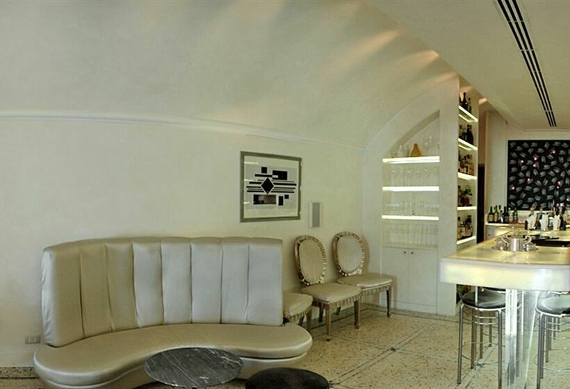 هتل Villa La Vedetta