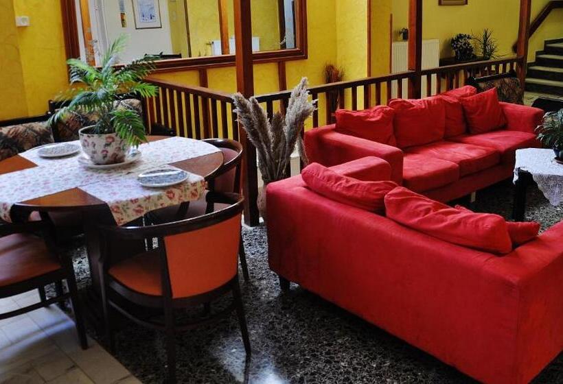 Iniohos Hotel Restaurant