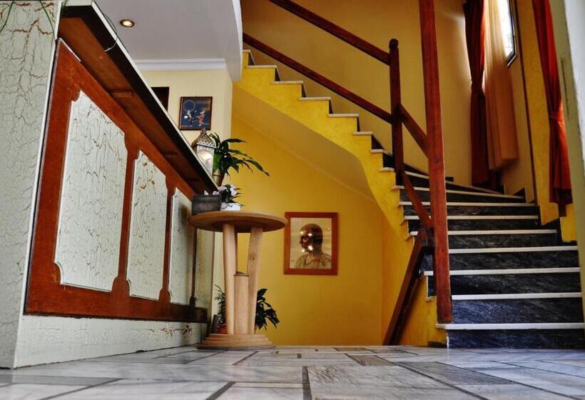 Iniohos Hotel Restaurant