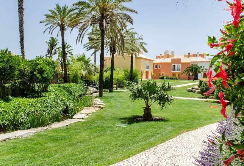 Jardim Da Meia Praia Resort