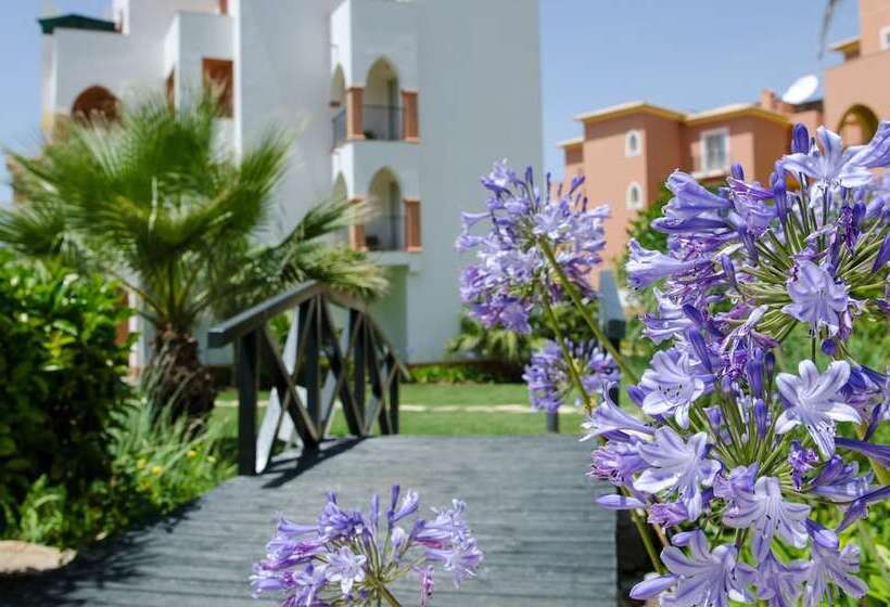 Jardim Da Meia Praia Resort