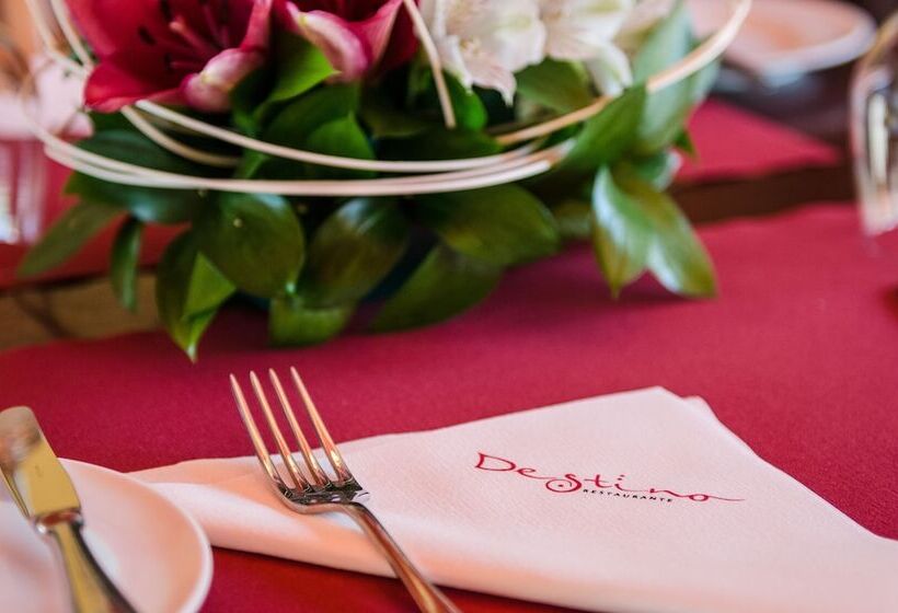 Jardim Da Meia Praia Resort