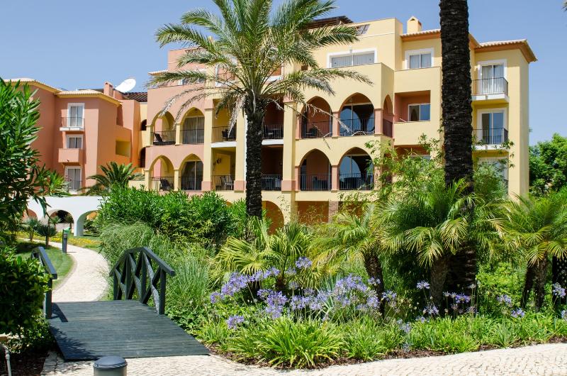 Jardim Da Meia Praia Resort