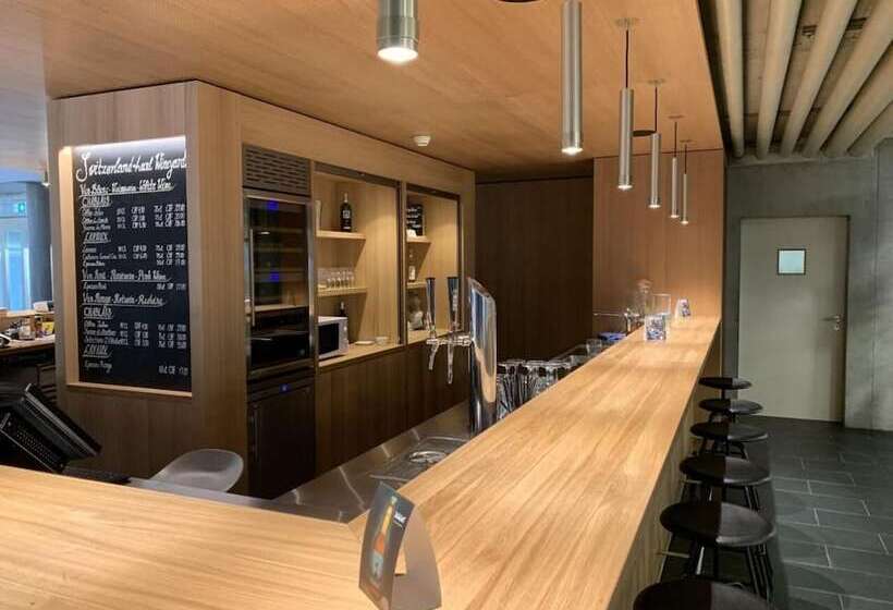 Lausanne Youth Hostel Jeunotel